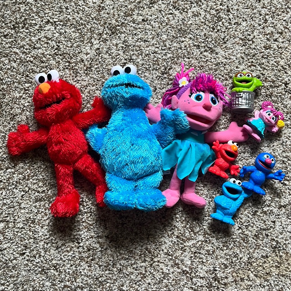 Sesame Street character stuffy and plastic figurine bundle